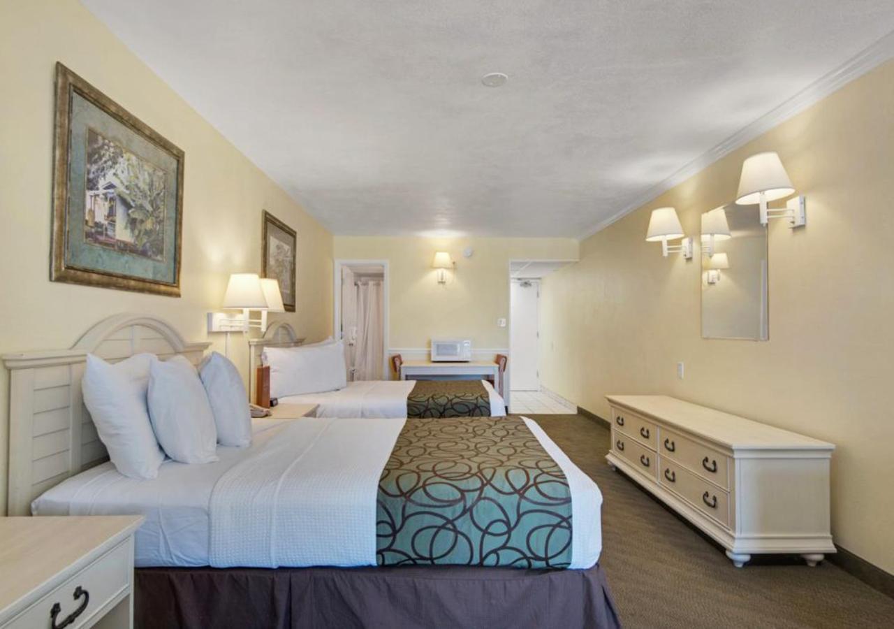 Ramada By Wyndham Panama City Beach / Beachfront Exterior photo