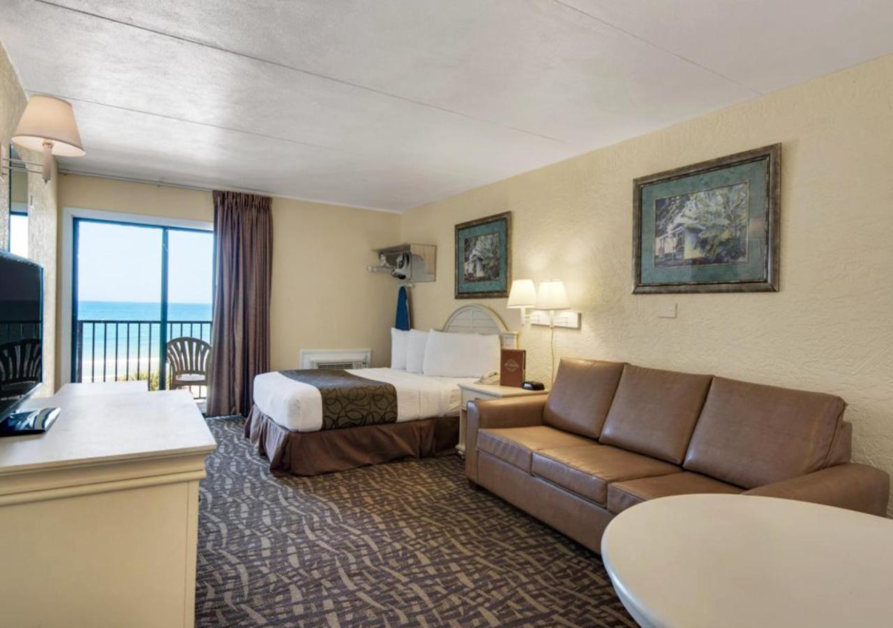 Ramada By Wyndham Panama City Beach / Beachfront Exterior photo