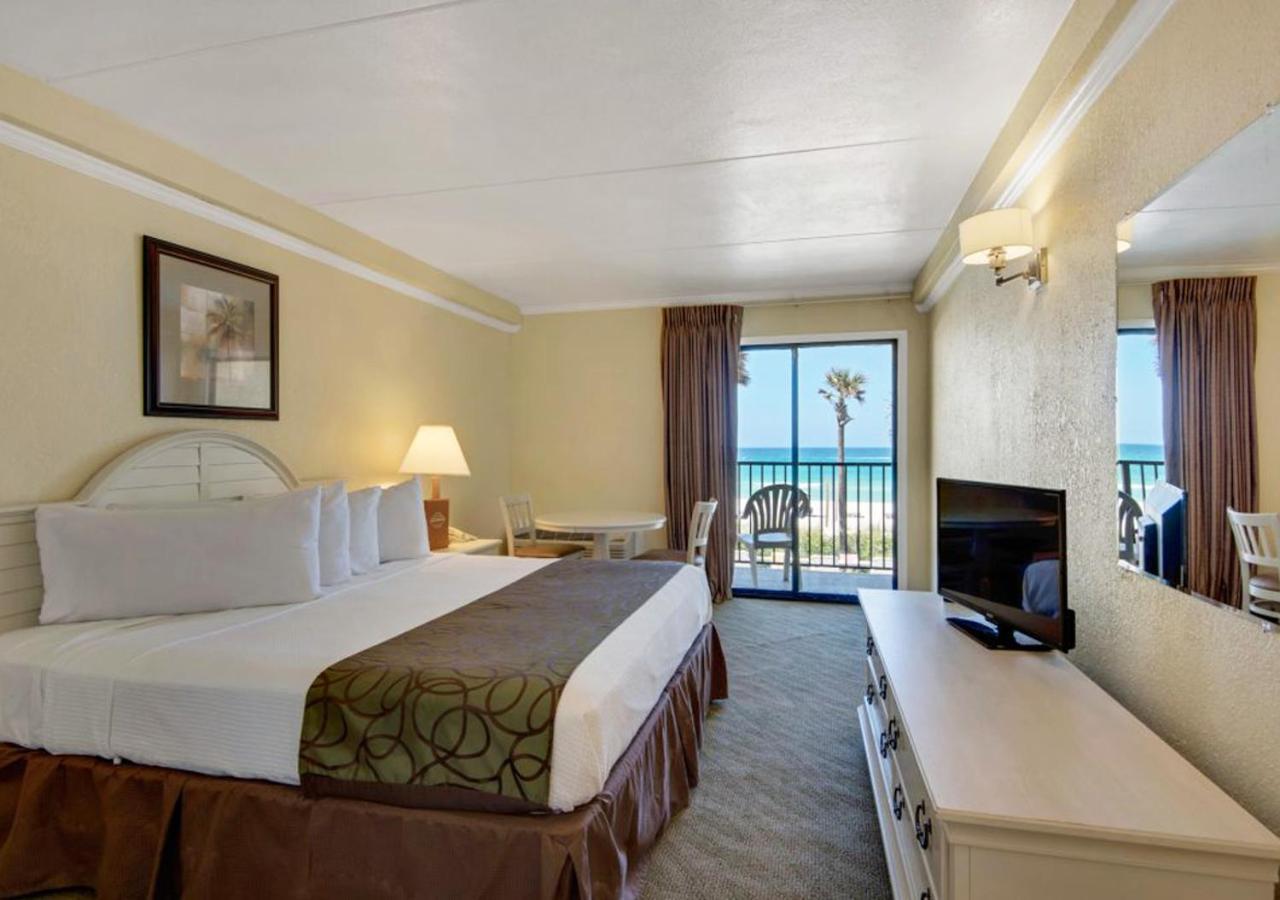 Ramada By Wyndham Panama City Beach / Beachfront Exterior photo